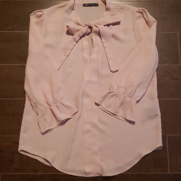 Woman's blouse - Picture 2 of 2